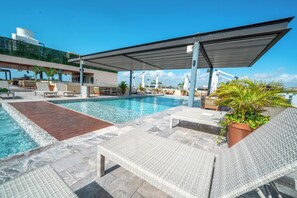 Outdoor pool - 2 BR Condo - Rooftop w Ocean View Joya 2 (Playa del Carmen)