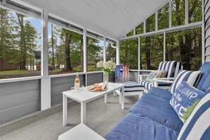 TV, fireplace, offices - Tranquil Shores Retreat near Lake Wallenpaupack (Lake Ariel)