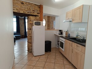 Private kitchen - Located 2 km from Wimereux's first beach. Pets welcome! (Wimille)