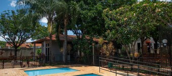 Apto com Piscina Garagem e Ar Cond no Jardim Zara