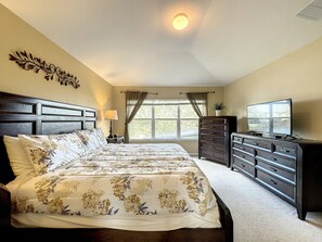 Iron/ironing board, WiFi, bed sheets - This amazing 6 Bedroom property with a lake view is spacious and newly furnished (Kissimmee)