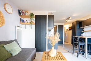 Living area - Apartment “Dune View” with Balcony and Wi-Fi (Seignosse)