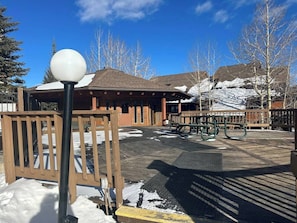Terrace/patio - Ski-In/Out, Discount Tyra 1 bd/1 ba-Hot tubs! (Breckenridge)