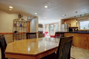 Dining - Ski~in~Ski~out~Tyra Aspen~2 Bd/2 Ba~Hot Tubs! (Breckenridge)
