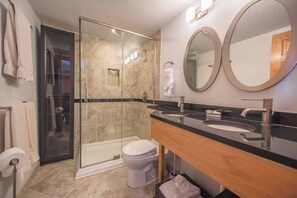 Shower, hair dryer, towels, soap - Ski~in~Ski~out~Tyra Aspen~2 Bd/2 Ba~Hot Tubs! (Breckenridge)