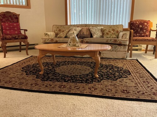 Beautiful 3-bedroom duplex with AC in East Wenatchee.Near to tourist locations.