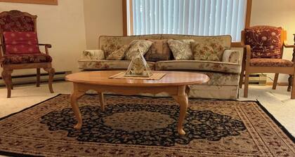 Beautiful 3-bedroom duplex with AC in East Wenatchee.Near to tourist locations.