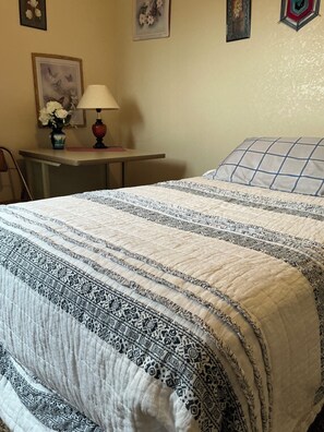 Room - Beautiful 3-bedroom duplex with AC in East Wenatchee.Near to tourist locations. (East Wenatchee)