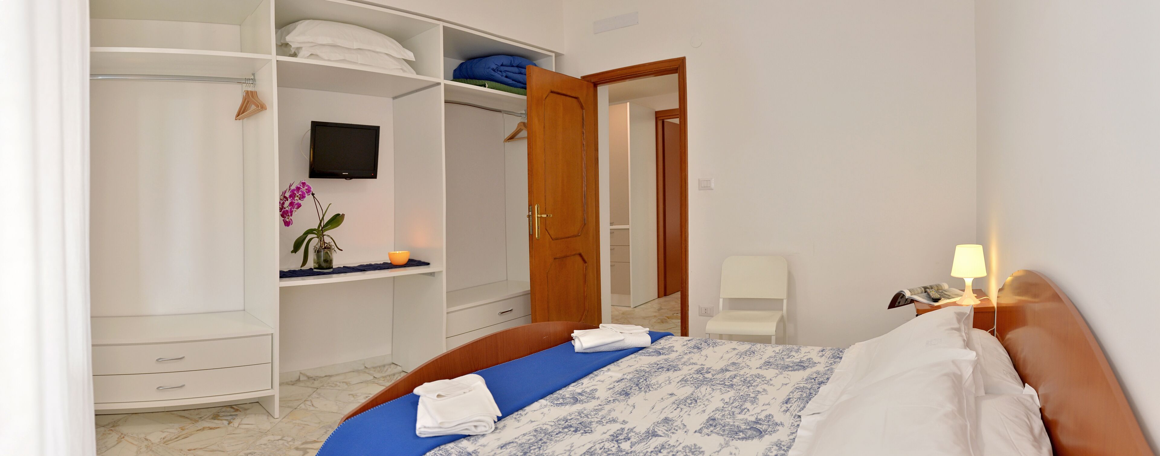 Apartamento, sacada, vista para o mar | Ferros/tábuas de passar roupa, Wi-Fi de cortesia