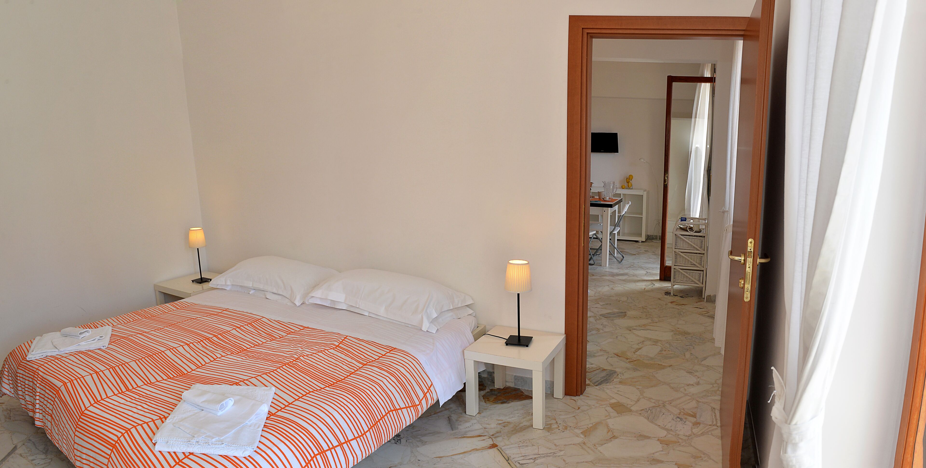 Condo, ban công, quang cảnh một góc biển | Bàn ủi/dụng cụ ủi quần áo, truy cập Internet không dây miễn phí 