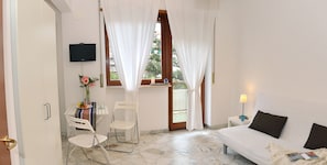 Condo, Balcony, Partial Sea View | Living area
