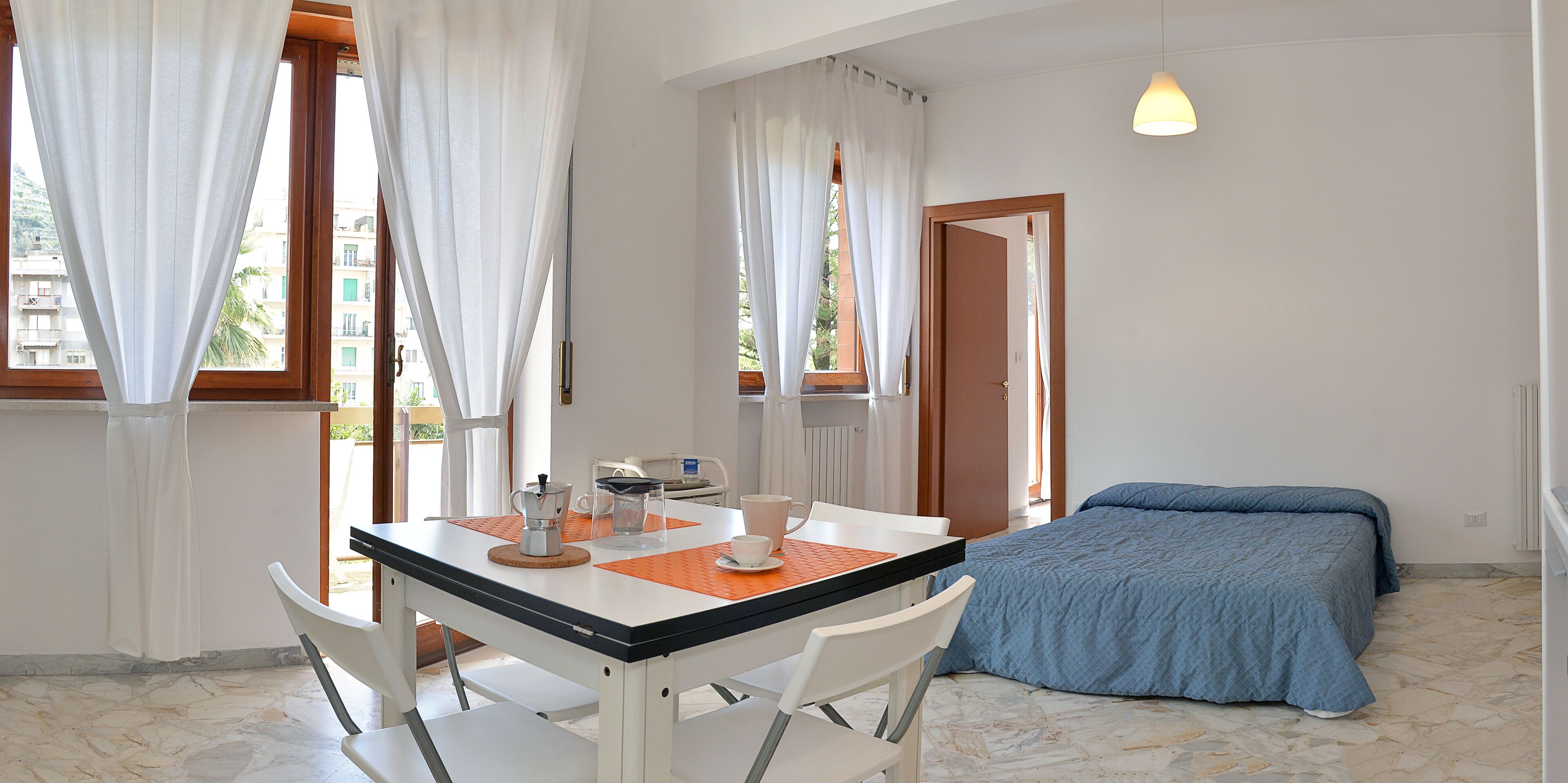 Estúdio, vista parcial para o mar | Ferros/tábuas de passar roupa, Wi-Fi de cortesia