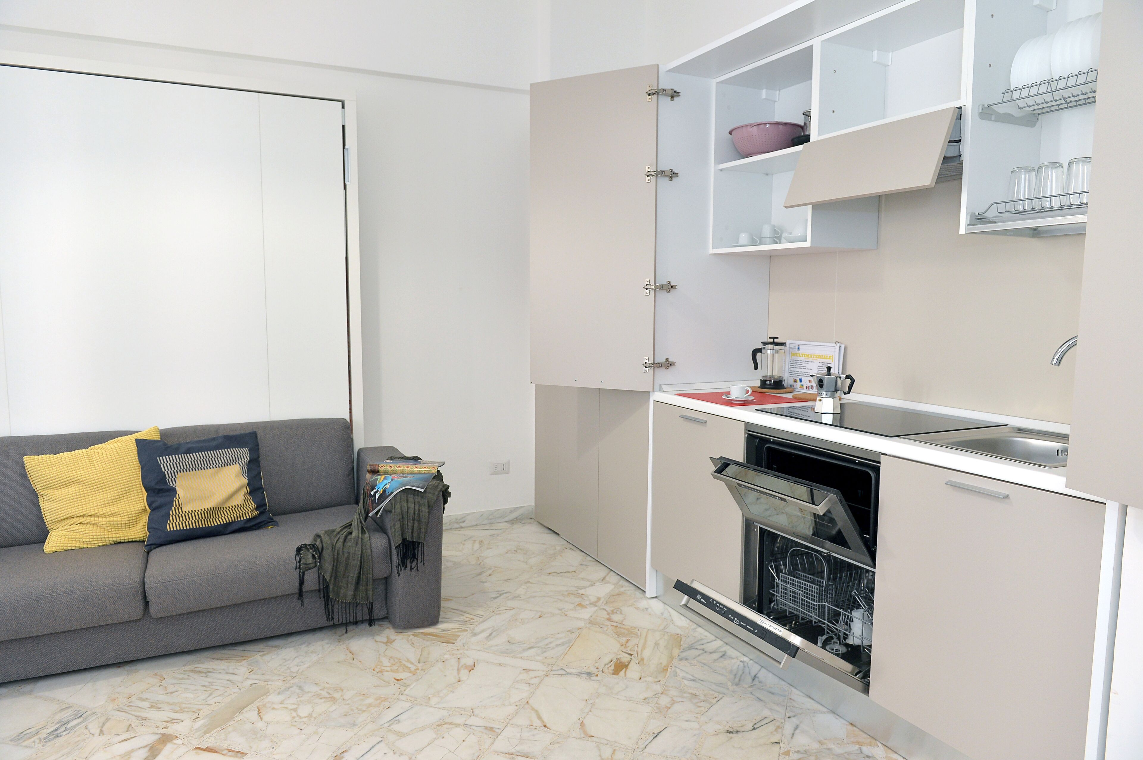 Studio, quang cảnh biển | Khu phòng khách | TV 