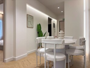Dining - Elegant Living in Glyfada Center (Glifada)