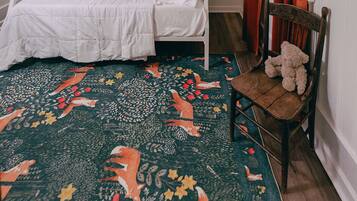 Iron/ironing board, travel crib, free WiFi, bed sheets