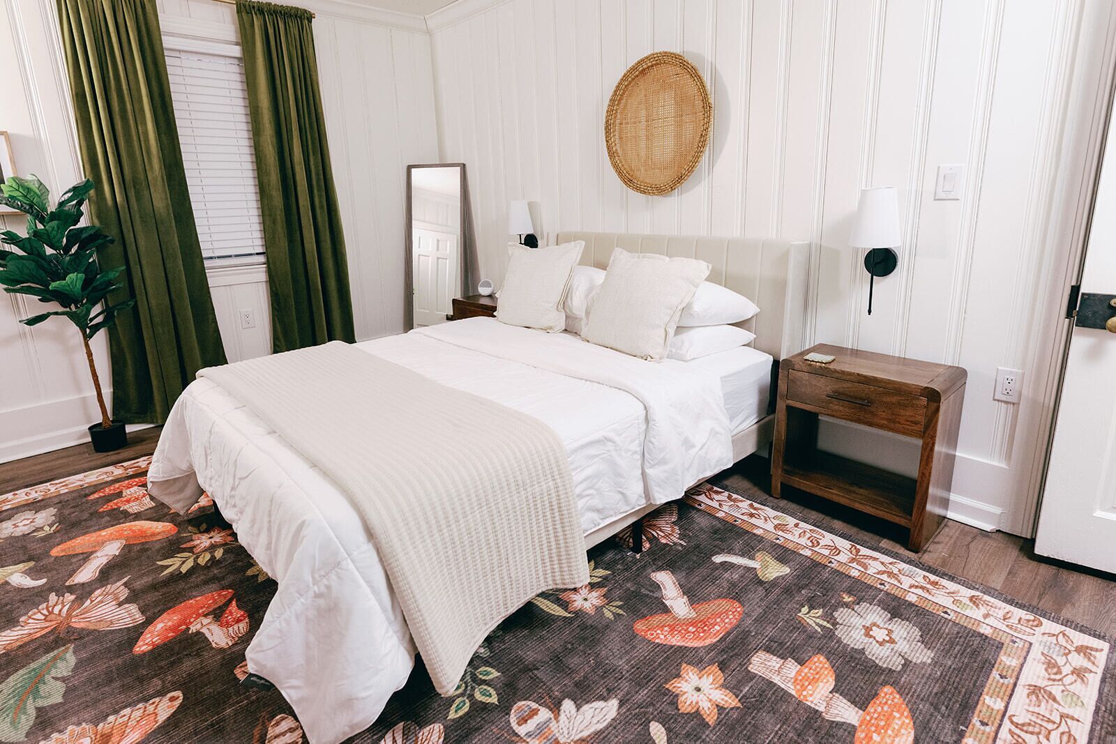 Bügeleisen/Bügelbrett, Reisekinderbett, kostenloses WLAN, Bettwäsche