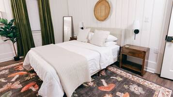 Bügeleisen/Bügelbrett, Reisekinderbett, kostenloses WLAN, Bettwäsche