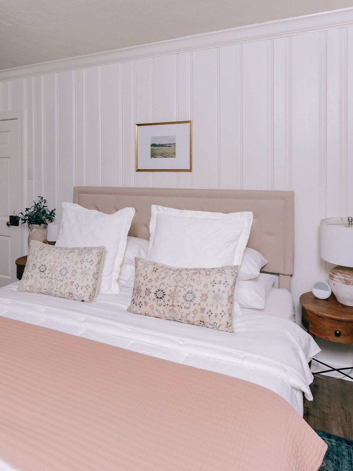 Iron/ironing board, travel crib, free WiFi, bed sheets