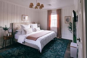 Iron/ironing board, travel crib, free WiFi, bed sheets