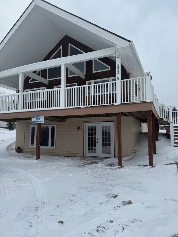 Exterior - Lookout Lodge-Relaxing 3-bedroom house perfect for relaxing getaways (Delevan)