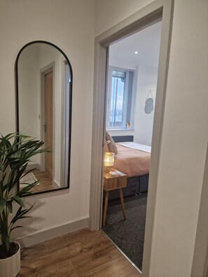 Room - Uebert Heights - Cannock, Stafforshire Sleeps 6 Centrally Located Free Parking (Cannock)
