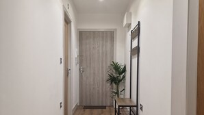 Unclassified image, 5 of 17, button - Uebert Heights - Cannock, Stafforshire Sleeps 6 Centrally Located Free Parking (Cannock)