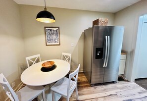 Dining - Downtown Boone / 30+ Nights / 4BR Home (Boone)