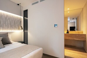 1 bedroom, in-room safe, iron/ironing board, free WiFi - Sea path I luxury suite, 4 min from  beach and 10 min from ancient venitian port (Chania)