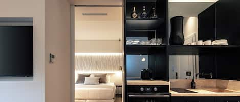 1 bedroom, in-room safe, iron/ironing board, free WiFi