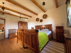 1 makuuhuone, tallelokero huoneessa, silitysrauta/-lauta, Wi-Fi