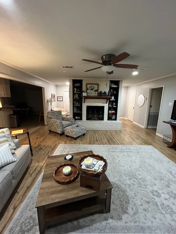 Smart TV, fireplace, DVD player, books