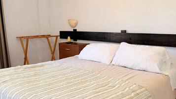 Chambre Économique Double ou avec lits jumeaux, vue jardin | Wi-Fi gratuit