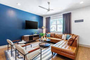 TV, offices - Quiet Chord Retreat | Ideal Retreat Minutes from Downtown Nashville (Nashville)