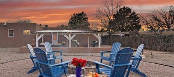 Private Santa Fe Retreat Near Plaza · Fire Pit · 3 King Bedrooms