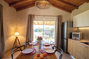 Dining - Sardinia Luxury Villa with Pool, Botanical Park and Fast Wi-Fi  (Sardegna)
