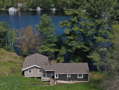 Unplugged Muskoka / Sunset views and private dock