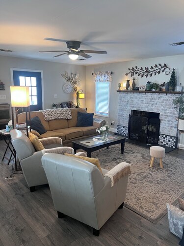 2-bedroom bed & breakfast in Beautiful Middle Tennessee sleeps 7 guests