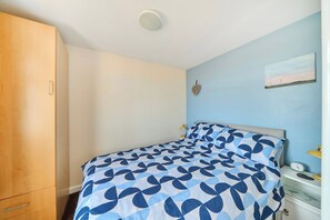 2 bedrooms, iron/ironing board, free WiFi, bed sheets - Bay View Sleeps 4, 2 Bedrooms Pets Garden Beach (Bridlington)