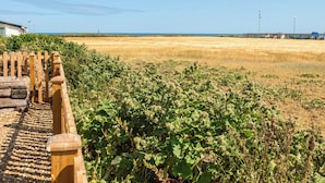 Unclassified image, 4 of 17, button - Bay View Sleeps 4, 2 Bedrooms Pets Garden Beach (Bridlington)
