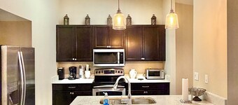 2 miles from UCF and 1 mile from Oviedo On the Park 2-bedroom house