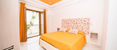 Iron/ironing board, internet, bed sheets