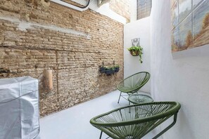 Terrace/patio - Cozy Studio with Terrace in Ruzafa by Invalencia (Valencia)
