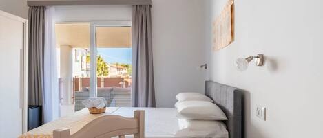 1 bedroom, in-room safe, travel crib, free WiFi