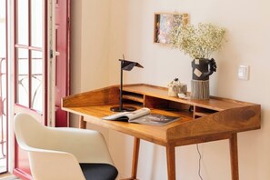 Interior - Taipas Townhouse 1865 - Deluxe Riverside Apartment in the Heart of Porto (Porto)