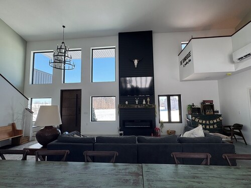 Stunning 8-bedroom barndo on a 24-acre farm with pond, located on wine trail