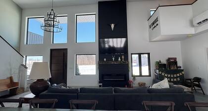 Stunning 8-bedroom barndo on a 24-acre farm with pond, located on wine trail