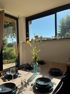 Dining - Charming family home in the heart of Périgord Noir, between Lascaux and Sarlat. (La Chapelle-Aubareil)