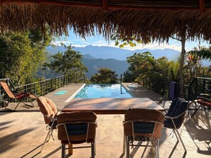 Outdoor pool - El Nido en lo Alto, Exceptional property in Rivas perfect for a relaxing getaway (Rivas)