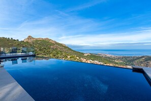 A heated pool - Villa Evasione - Climatisée, piscine vue mer (Santa-Reparata-di-Balagna)