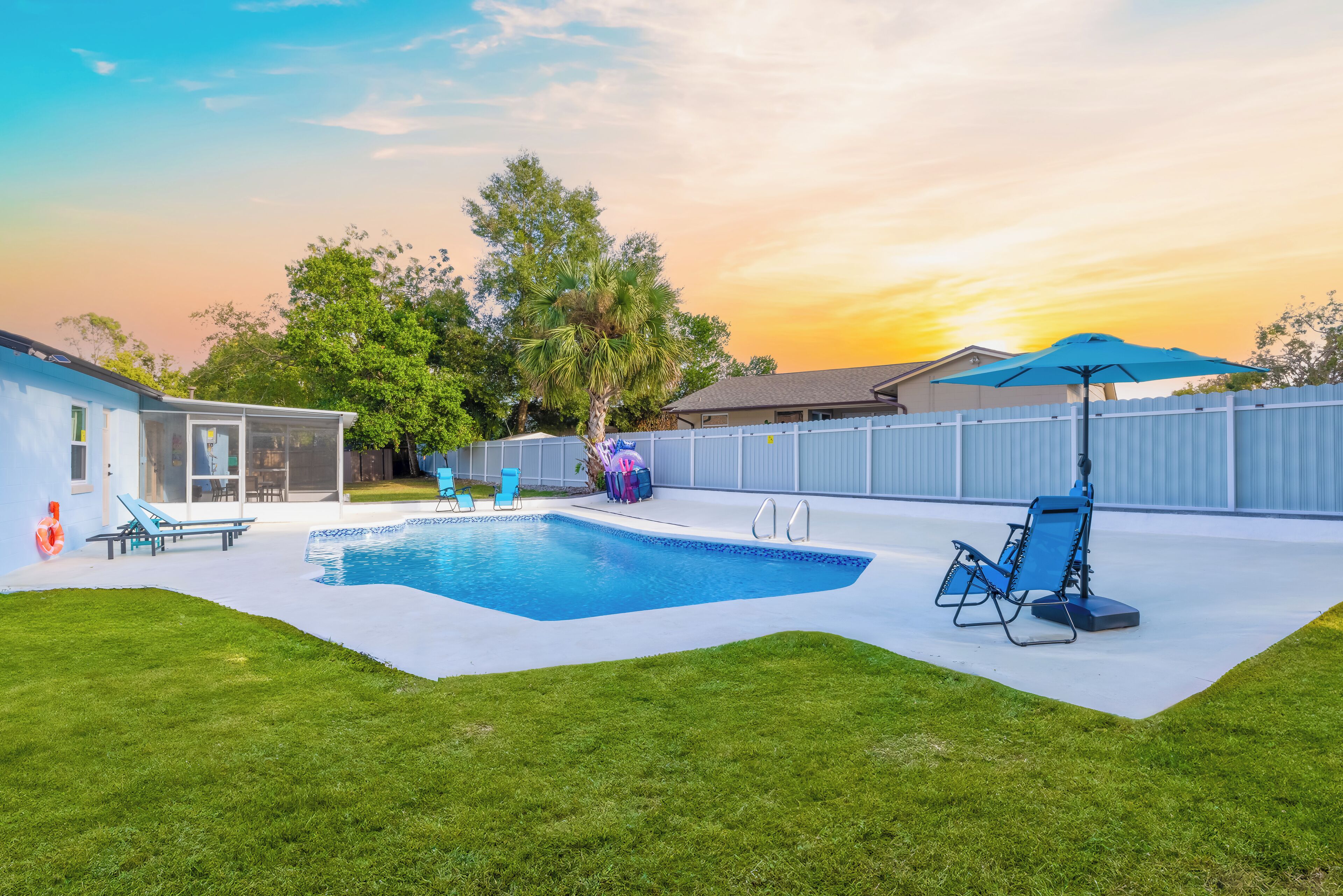 Outdoor pool, a heated pool